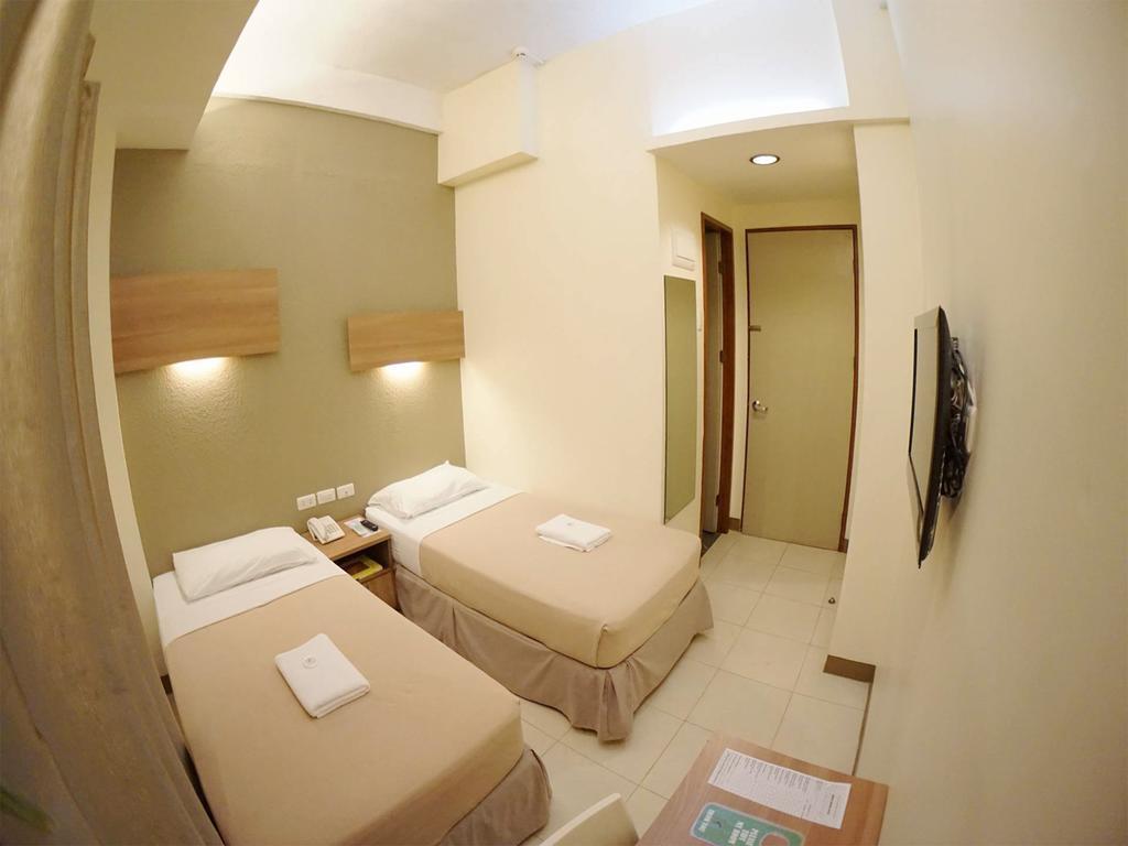 The Center Suites Cebu Stadt Exterior foto