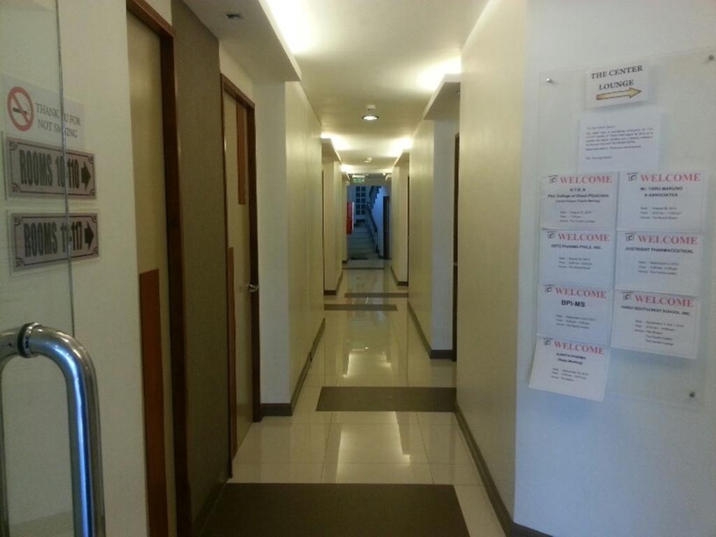 The Center Suites Cebu Stadt Exterior foto