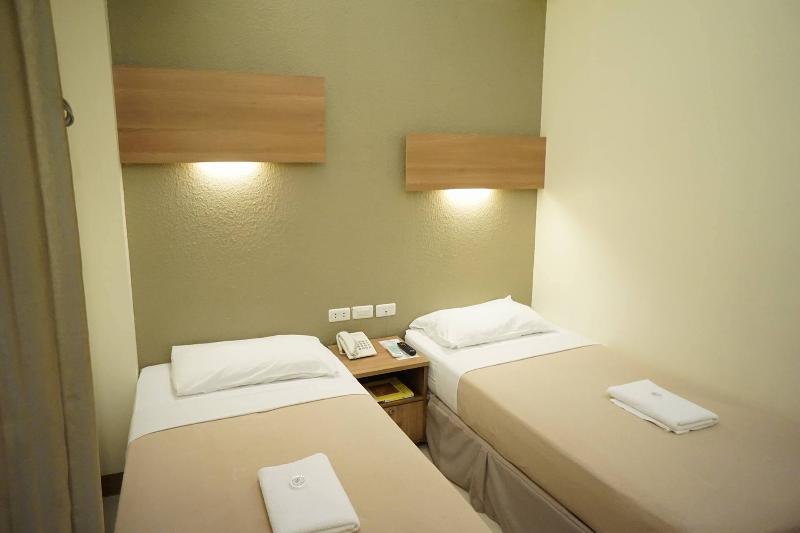 The Center Suites Cebu Stadt Exterior foto