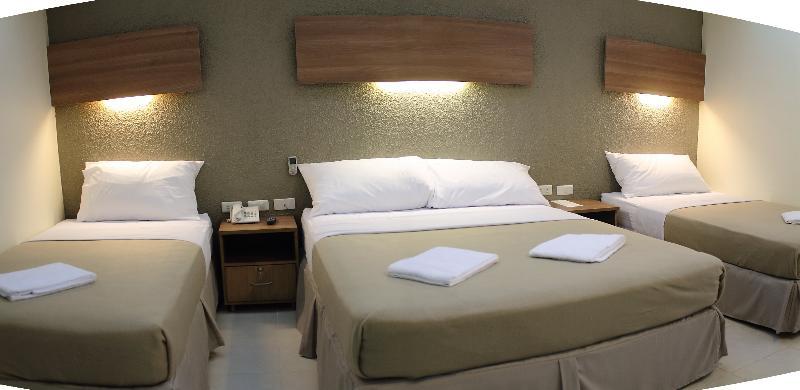 The Center Suites Cebu Stadt Exterior foto