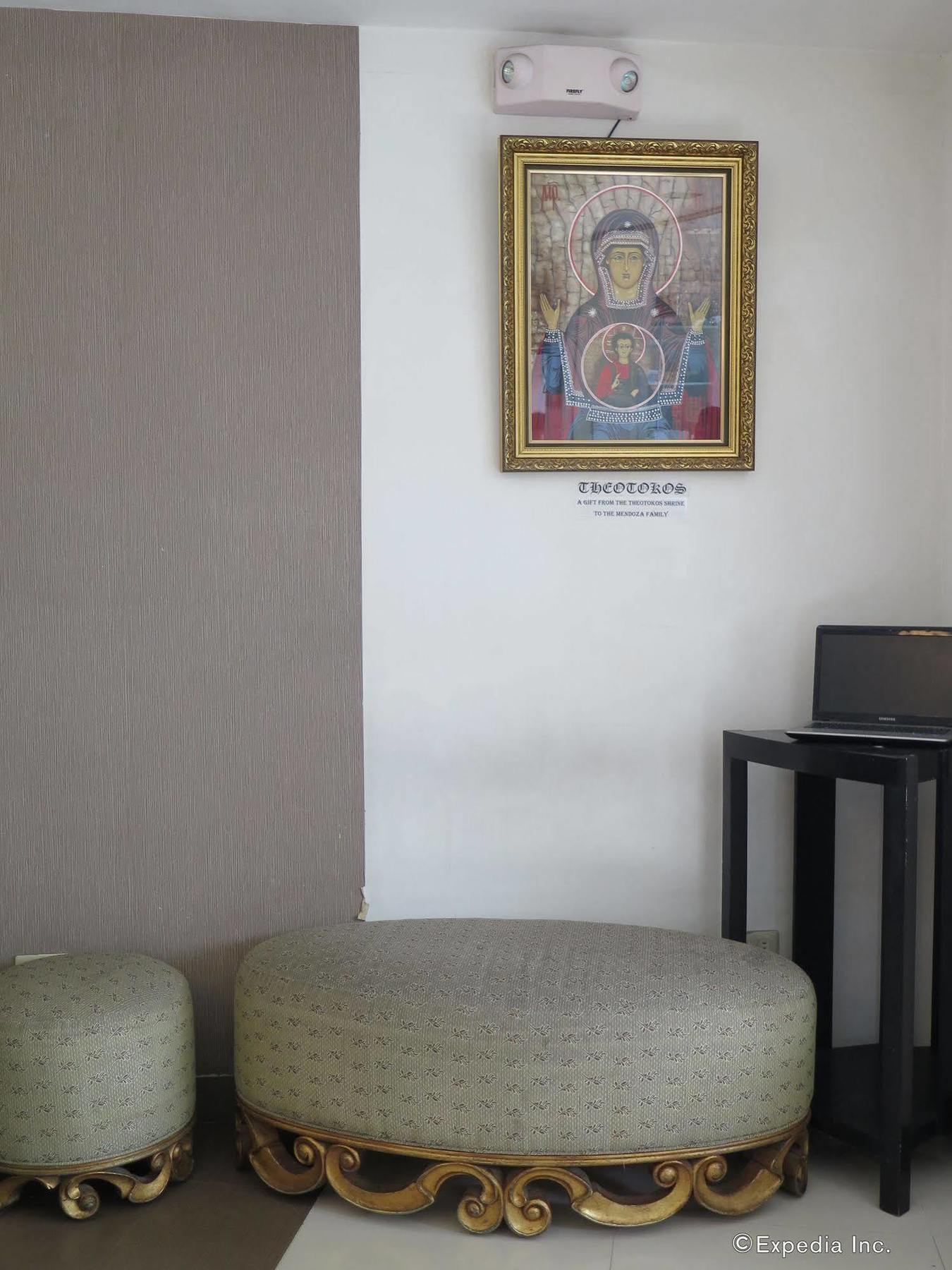 The Center Suites Cebu Stadt Exterior foto