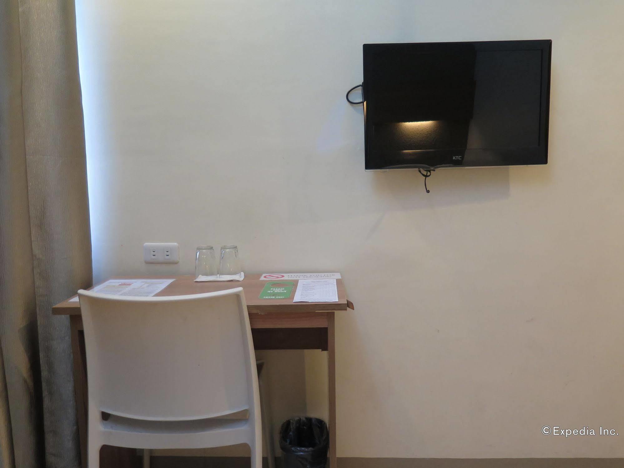 The Center Suites Cebu Stadt Exterior foto
