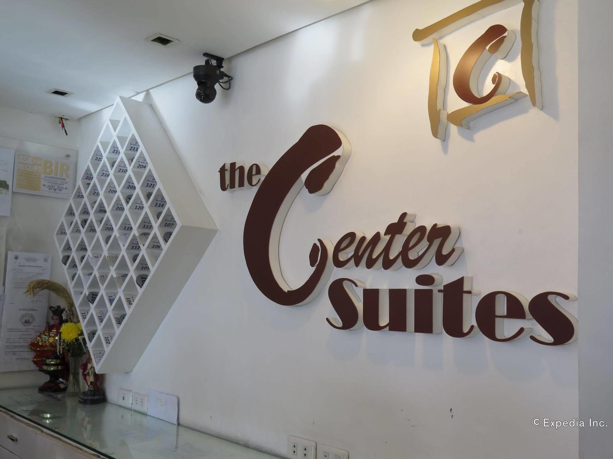 The Center Suites Cebu Stadt Exterior foto