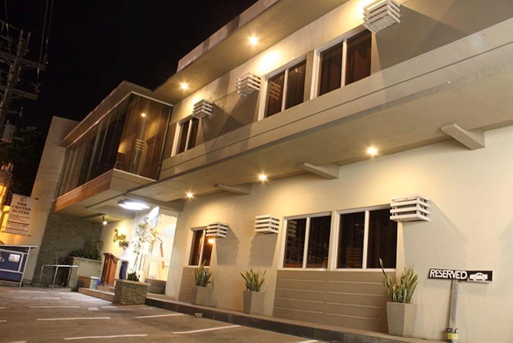 The Center Suites Cebu Stadt Exterior foto