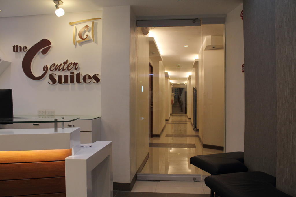The Center Suites Cebu Stadt Exterior foto